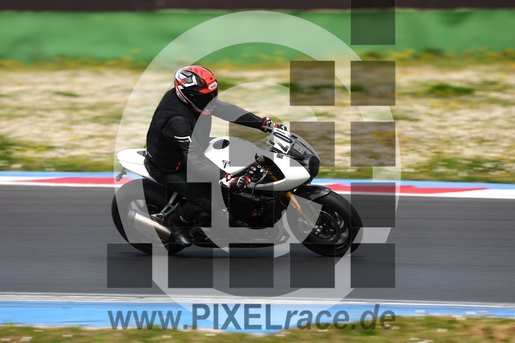 0205-20260331_01720 | Schöne Erinnerungen an spannende Momente - das festzuhalten ist unser Job. PIXELrace.de ist seit 2003 auf den Rennstrecken Europas unterwegs um die Action draußen beim Fahren und die wunderbare Stimmung imm Fahrerlager für euch einzufangen.