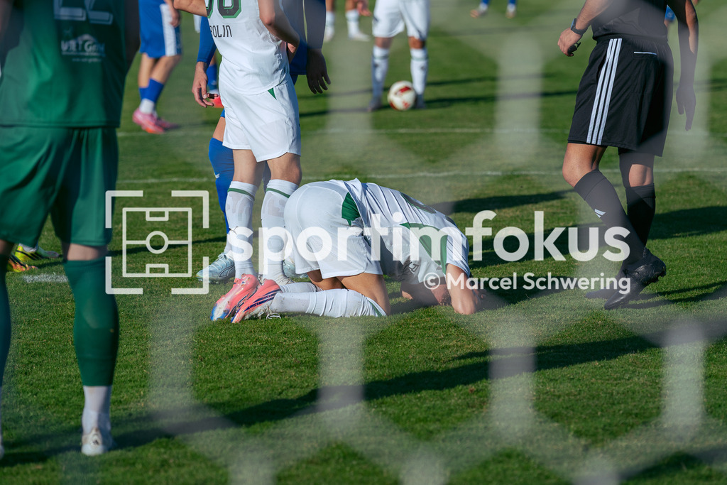 SSVg Velbert 02 – Borussia Mönchengladbach | Robin Hack (Borussia Mönchengladbach) nach einer Verletzung. Testspiel zwischen der SSVg Velbert 02 und Borussia Mönchengladbach in Velbert, 12.08.2026. Endstand: 0:8. sportimfokus / Marcel Schwering - Realisiert mit Pictrs.com