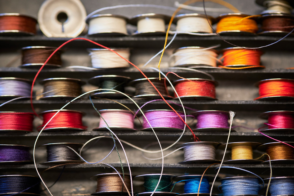 Albert Pattermann Wien | WIen, Austria - February 28, 2020; Albert Pattermann Wien; verschieden farbige Nähfaden. - Realisiert mit Pictrs.com