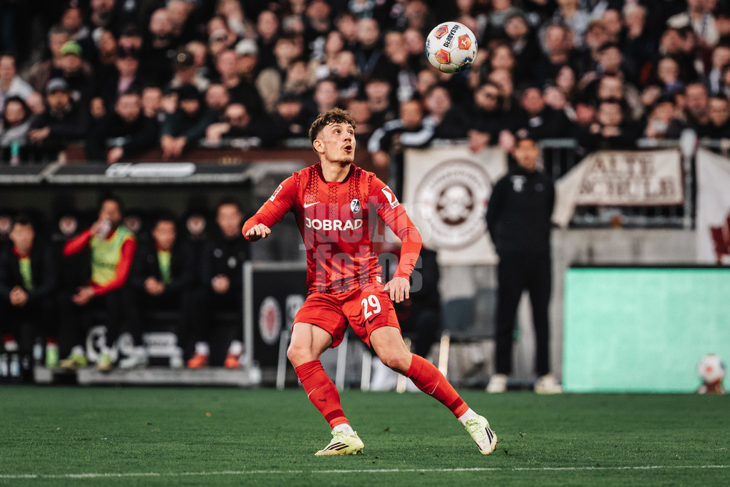 Fußball | Männer | Saison 2025/2026  | Fußball-Bundesliga | 27. Spieltag | FC St. Pauli vs. SC Freiburg | 22.04.2026 | Philipp Treu (#29, SC Freiburg)