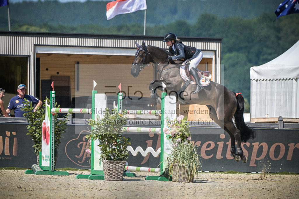 DOS_6553 | Entdecke hochwertige Reitturnierfotos von Foto Oger. Professionell, emotional und authentisch – jetzt Lieblingsmomente im Shop bestellen.Deutschlandweite Turnierfotografie. - Realisiert mit Pictrs.com