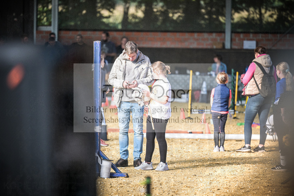 DOS_0004 | Entdecke hochwertige Reitturnierfotos von Foto Oger. Professionell, emotional und authentisch – jetzt Lieblingsmomente im Shop bestellen.Deutschlandweite Turnierfotografie. - Realisiert mit Pictrs.com
