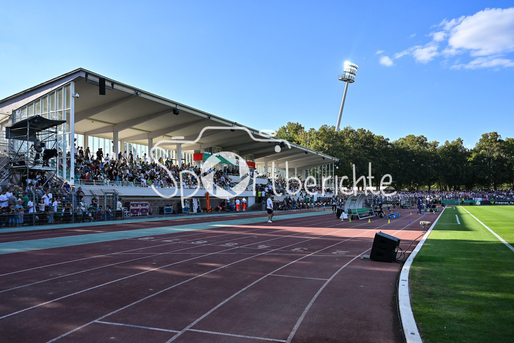 1. FC Schweinfurt 05 - Fortuna Düsseldorf | Im Sachs-Stadion von Schweinfurt findet heute die erste Runde im DFB-Pokal zwischen Schweinfurt und Düsseldorf statt / DFB-Pokal: 1. FC Schweinfurt 05 - Fortuna Düsseldorf; Riedel-Bau Arena am 18.08.2025 / Symbolbild