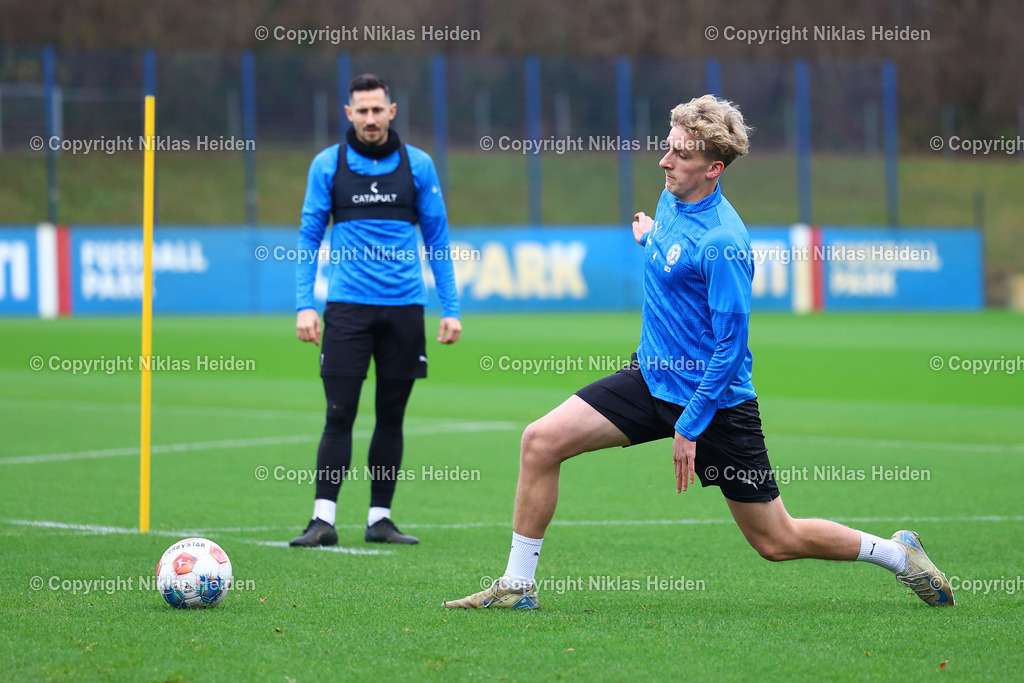 NH_HolsteinKiel_Training_10122025 | Caspar Medlin (Holstein Kiel)Fußball I Herren I Training I Saison 2025-2026 I Holstein Kiel I 10.12.2025 I Citti-Fußballpark