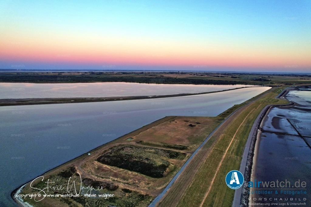 Landgewinnung & Küstenschutz in Nordfriesland | Entdecken Sie atemberaubende Luftbilder und Fotografien auf airwatch.de - Tauchen Sie ein in eine Welt voller faszinierender Aufnahmen aus der Vogelperspektive.