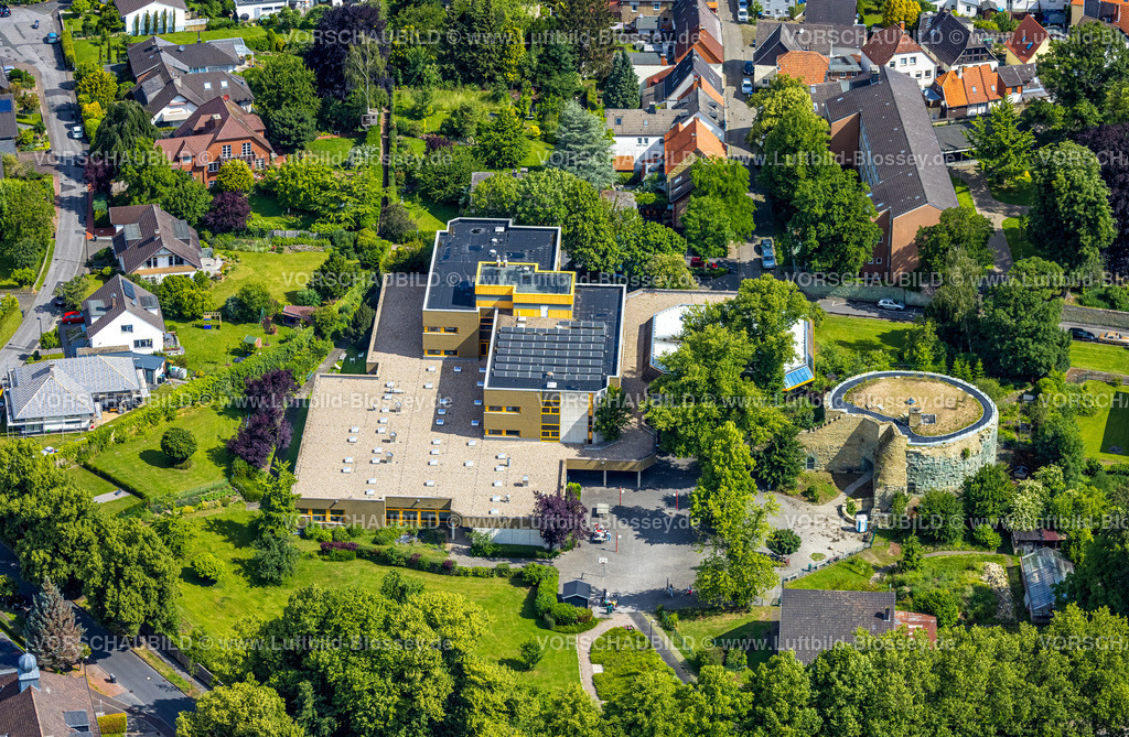Werl220600741 | Luftbild, Ursulinengymnasium Werl und Schlossruine des ehemaligen kurfürstlichen Stadtschlosses, Werl, Soester Boerde, Nordrhein-Westfalen, Deutschland
