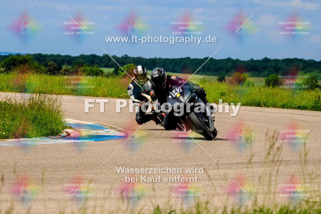 MotoTeam-1052 | Hier findet Ihr Bilder von Touristenfahrten auf der Nürburgring Nordschleife oder von anderen Veranstaltungen die ich besucht habe. Viel Spass beim Durch Schauen 