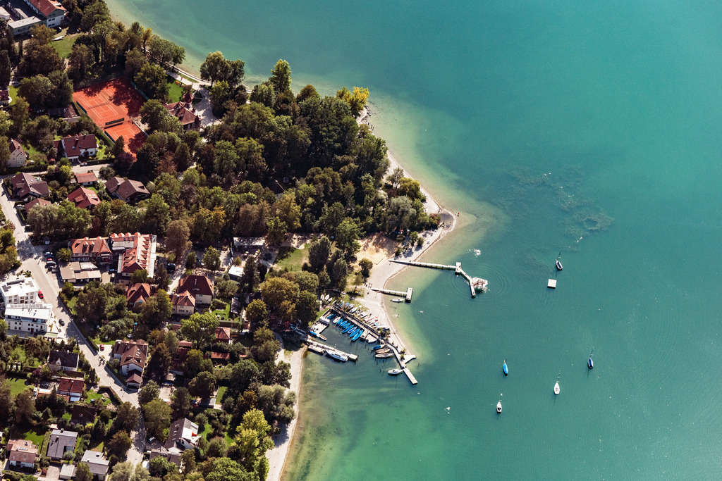dr__0010227.jpg | HERRSCHING AM AMMERSEE 18.09.2018 Uferbereiche am Seegebiet des Ammersee in Herrsching am Ammersee im Bundesland Bayern, Deutschland. // Riparian areas on the lake area of Ammersee in Herrsching am Ammersee in the state Bavaria, Germany. Foto: Daniel Reiter
