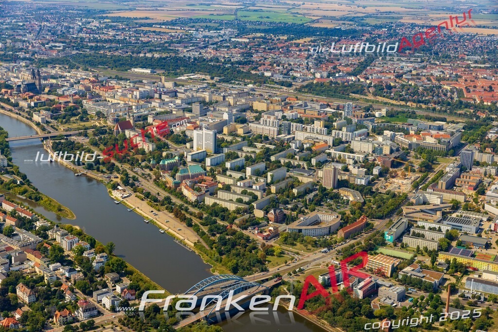 Luftaufnahme Jakobstraße Magdeburg - Die Luftaufnahme wurde 2025 vom UL-Flugzeug heraus erstellt ( ohne Drohne ) - Hochauflösende Luftaufnahme - für professionelle Ausdrucke geeignet. Die Geschenkidee !Mit Lizenz und Bildrechte bestellbar