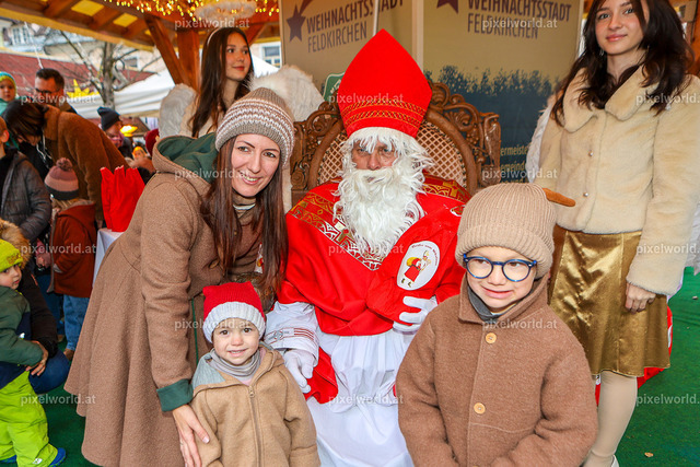 Nikolaussackerl am Christkindlmarkt | Bildershop von pixelworld.at - Realisiert mit Pictrs.com