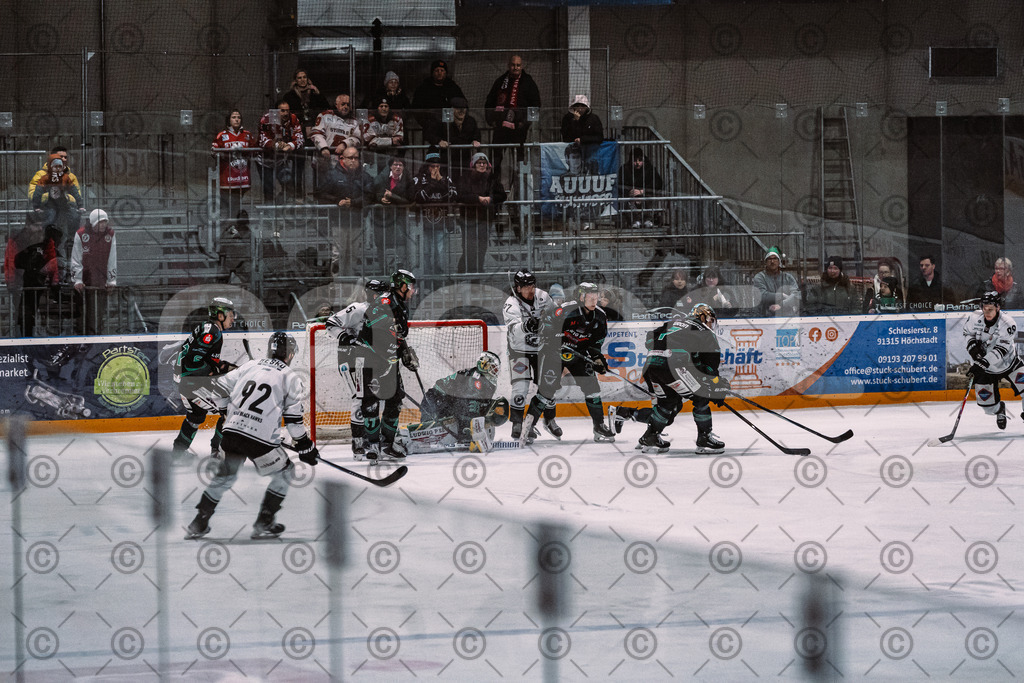 Alligators_vs_Passau_26_12_2025-071 | Höchstadt Alligators Fotogalerie: Eishockey-Action aus Franken. Professionelle Spielfotos, Portraits & Stadionbilder zum Download. Jetzt entdecken! - Realisiert mit Pictrs.com