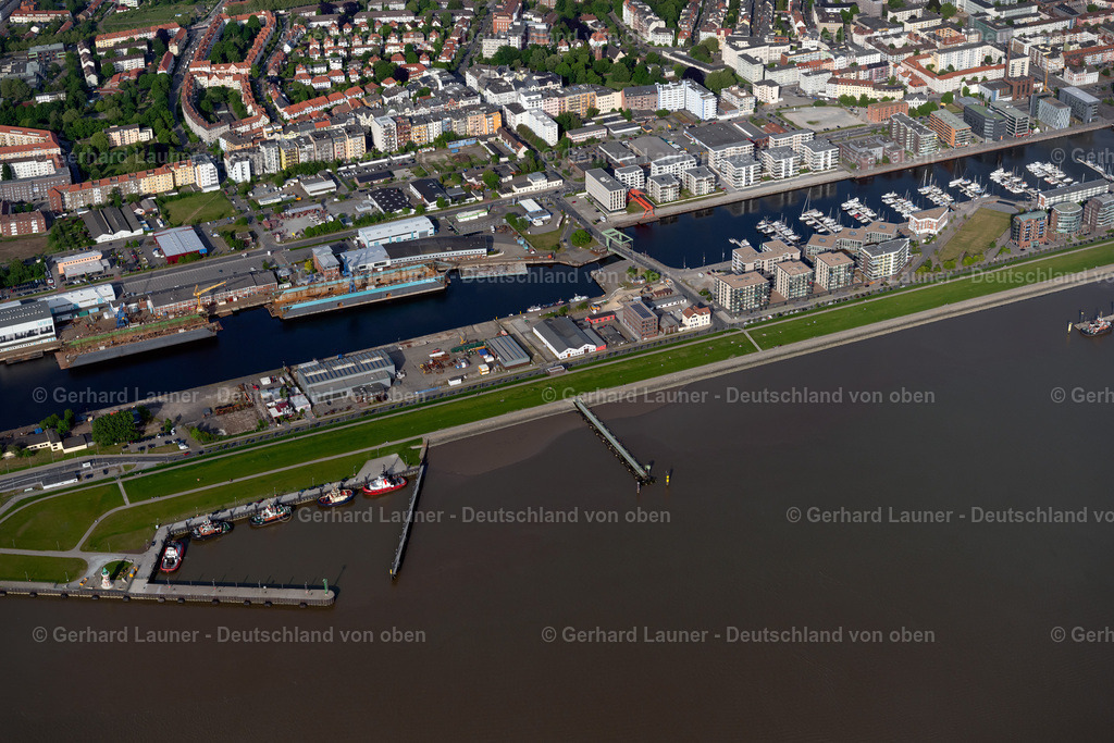 4030584 | Kaiserhafen, Neuer Hafen, BREMERHAVEN 01.06.2020 Stadtansicht am Ufer des Flussverlaufes der Weser mit Hafen in Bremerhaven im Bundesland Bremen, Deutschland. Weiterführende Informationen bei: Stadt Bremerhaven. // City view on the river bank of the Weser river with port in Bremerhaven in the state Bremen, Germany. Further information at: Stadt Bremerhaven. Foto: Gerhard Launer