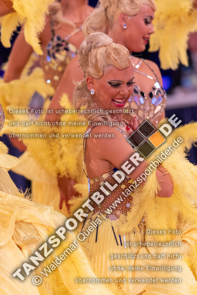 20231111-12581 | Hier finden Sie Tanz Bilder vom Latein und Standard Formationen tanzen. Sportbilder vom Tanzsport. Schöne Fotos und von Weltmeisterschaft, Europameisterschaft, Bundesliga, Regionalliga, Oberliga und Landesliga sowie von GOC Stuttgart, DanceComp, WM Bremen