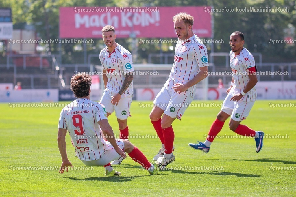 xsefx25042601006 | 25.04.2026, xsefx, Fußball, RL West, Fortuna Köln - SC Wiedenbrück, 31. Spieltag, Südstadion, Saison 2025 2026: Torjubel Enzo Wirtz (SC Fortuna Köln #09)  DFB regulations prohibit any use of photographs as image sequences and or quasi-video. Photo: xSabinexEffgenxPressefotoKochx