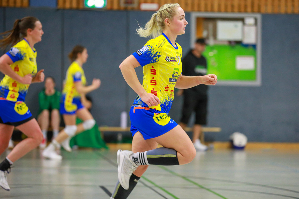 SVN_TvVoerde_021124_136 | Bildergalerie von Sport-Ereignissen aber auch von weiteren spannenden Dingen - nicht nur vom Niederrhein. In Anlehnung an den bekannten Spruch von Hanns Dieter Hüsch heißt das Motto: "Niederrhein ist überall".  - Realisiert mit Pictrs.com