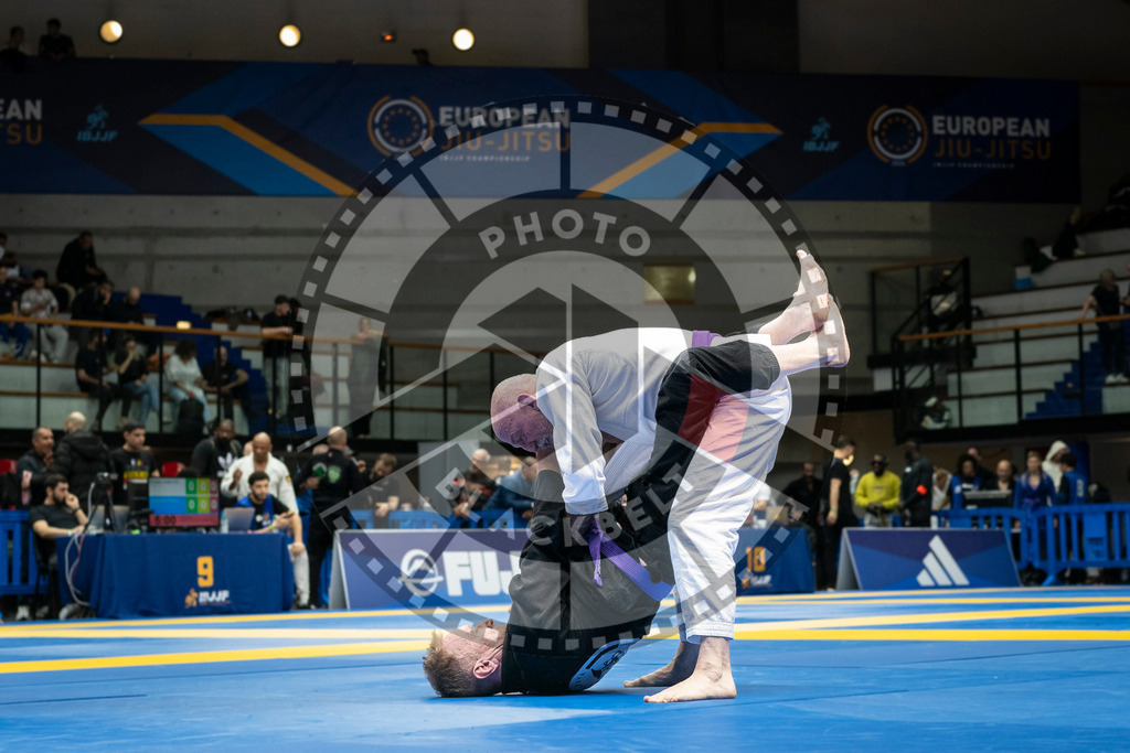 20240125PBB02693 | Fighters compete during the sixth day of the Brazilian Jiu-jitsu European Championship of the IBJJF in Paris, France, on January 25, 2024.