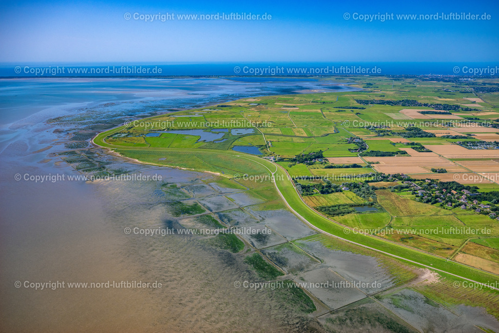 Sylt_Morsum_Osterende_ELS_9557130825 | SYLT 13.08.2025 Ortskern und Orts- Zentrum an der Meeres- Küste der Nordsee auf der Insel Sylt in Morsum-Osterende im Bundesland Schleswig-Holstein. // Center on the seacoast of North Sea on Sylt Island in Morsum-Osterende in the state Schleswig-Holstein. Foto: Martin Elsen