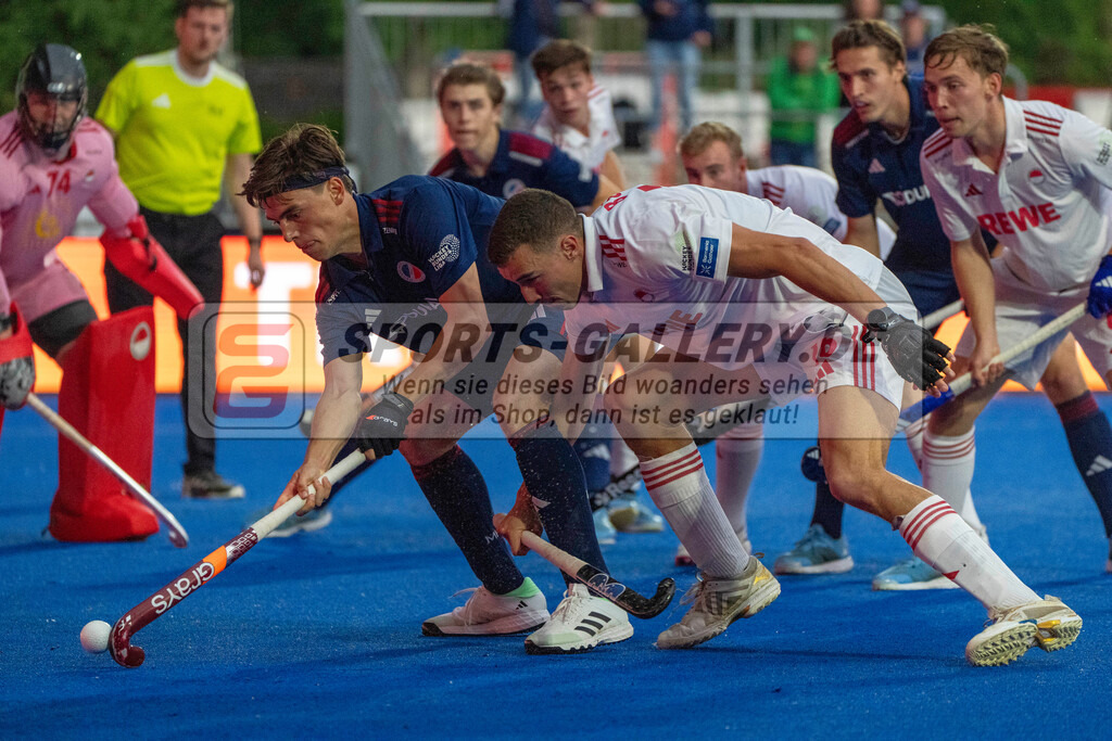 Final4_20250531-1931-HK108190 | Krefeld, Deutschland, 31.05.2025:  Feldhockey Final4 2025 – „Deutsche Feldhockey-Meisterschaften 2025“ im Gerd-Wellen-Hockeyanlage am 31.05.2025 in Krefeld, Deutschland. (Foto von Kramhöller/Fehrmann/Kaste)Krefeld, Germany, 31.05.2025: Feldhockey Final4 2025 – „Deutsche Feldhockey-Meisterschaften 2025“ in Gerd-Wellen-Hockeyanlage at 31.05.2025 in Krefeld, Deutschland. (Foto from Kramhöller/Fehrmann/Kaste)