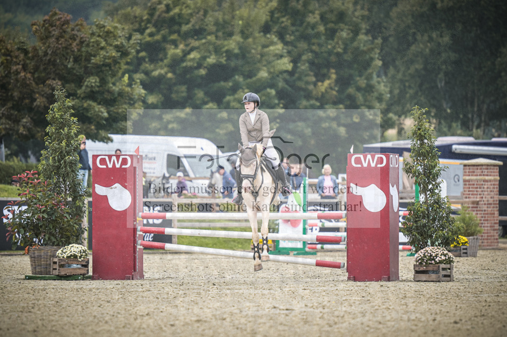 DOS_0694 | Entdecke hochwertige Reitturnierfotos von Foto Oger. Professionell, emotional und authentisch – jetzt Lieblingsmomente im Shop bestellen.Deutschlandweite Turnierfotografie. - Realisiert mit Pictrs.com