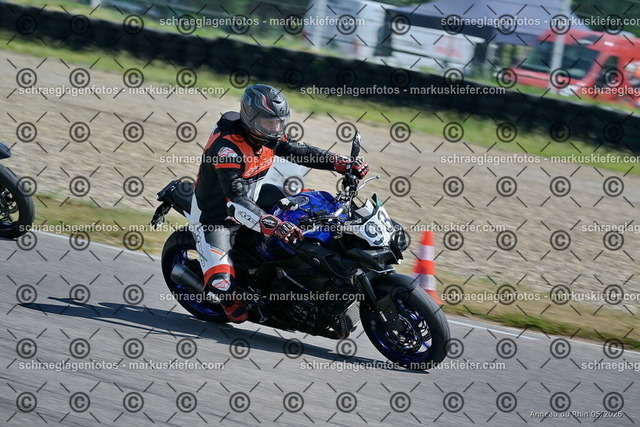 26BT02-1081 | markuskiefer.com - Realisiert mit Pictrs.com