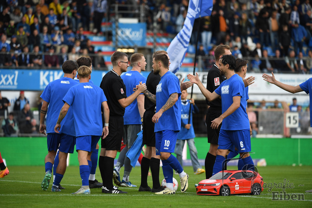 SV Meppen-VfB Lübeck | Herren Regionalliga Nord; SV Meppen (blau)-VfB Lübeck (weiß) am 01.08.2025 in Meppen (Hänsch-Arena), Photo: Philip Eiben 2025 - Realisiert mit Pictrs.com