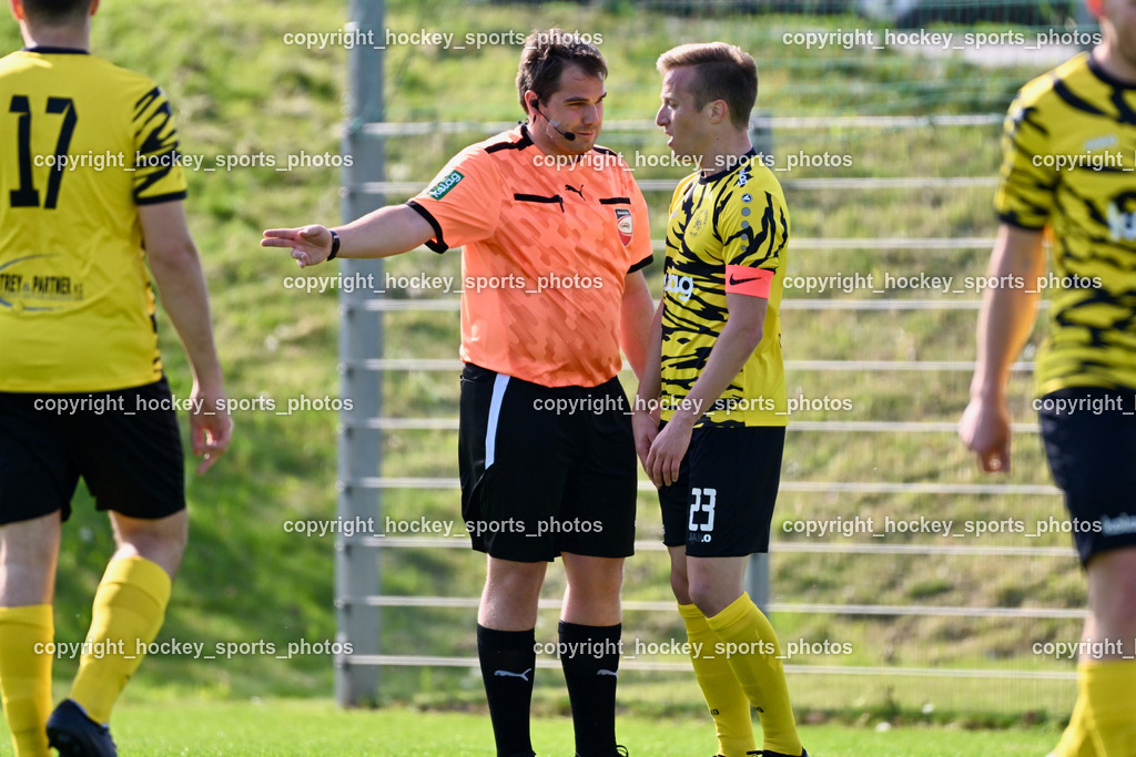 SC Landskron vs. FC Faakersee | Michell Kollreider Referee, #23 Roman Adunka FC Faakersee, SC Landskron vs. FC Faakersee, SC Landskron vs. FC Faakersee am 27.04.2025 in Villach (Sportanlage Landskron), Austria, (Photo by Bernd Stefan)