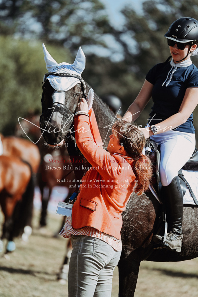 DSC_0091 | Pferde- und Turnierfotografie in Westsachsen. Pferdeportraits, Auftragszeichnungen und intuitive Kunst.