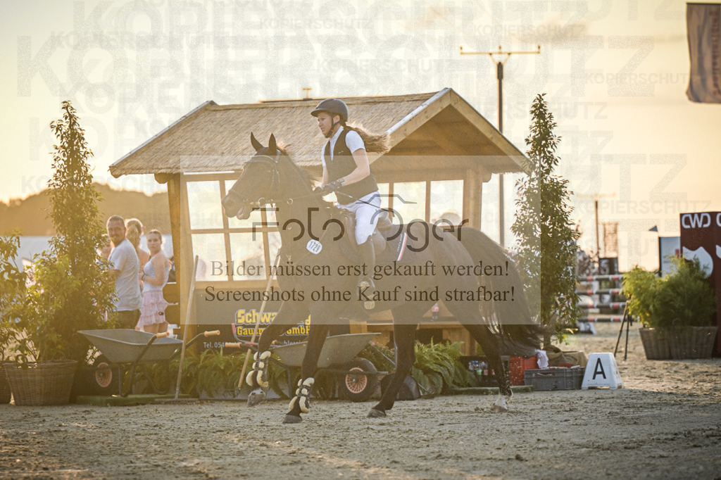 DOS_1570 | Entdecke hochwertige Reitturnierfotos von Foto Oger. Professionell, emotional und authentisch – jetzt Lieblingsmomente im Shop bestellen.Deutschlandweite Turnierfotografie. - Realisiert mit Pictrs.com