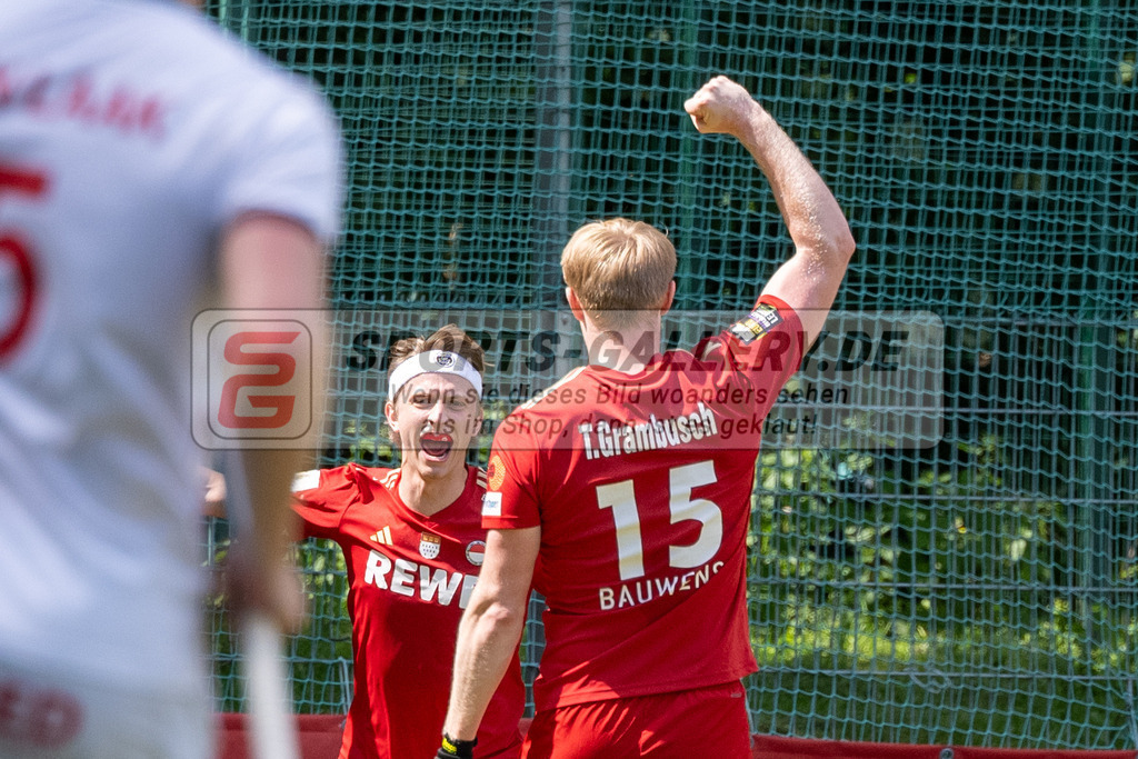 SFE_20240511_0049 | Krefeld, Deutschland, 11.05.2024: Henrik Siegburg (Rot-Weiss Köln) Tom Grambusch (Rot-Weiss Köln) in Aktion waehrend des Spiels der Feldhockey 1. Bundesliga Herren zwischen Crefelder HTC - Rot Weiss Köln im Gerd-Wellen-Hockeyanlage am 11.05.2024 in Krefeld, Deutschland. (Foto von Stephan Fehrmann)

Krefeld, Germany, 11.05.2024: Henrik Siegburg (Rot-Weiss Köln) Tom Grambusch (Rot-Weiss Köln) in action during the game of Feldhockey 1. Bundesliga Herren between Crefelder HTC - Rot Weiss Köln in Gerd-Wellen-Hockeyanlage at 11.05.2024 in Krefeld, Deutschland. (Foto from Stephan Fehrmann)