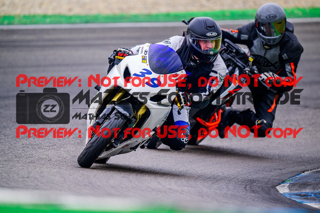 MaZZes_FotoMatrix_240614_6007705_2-63 | GELB