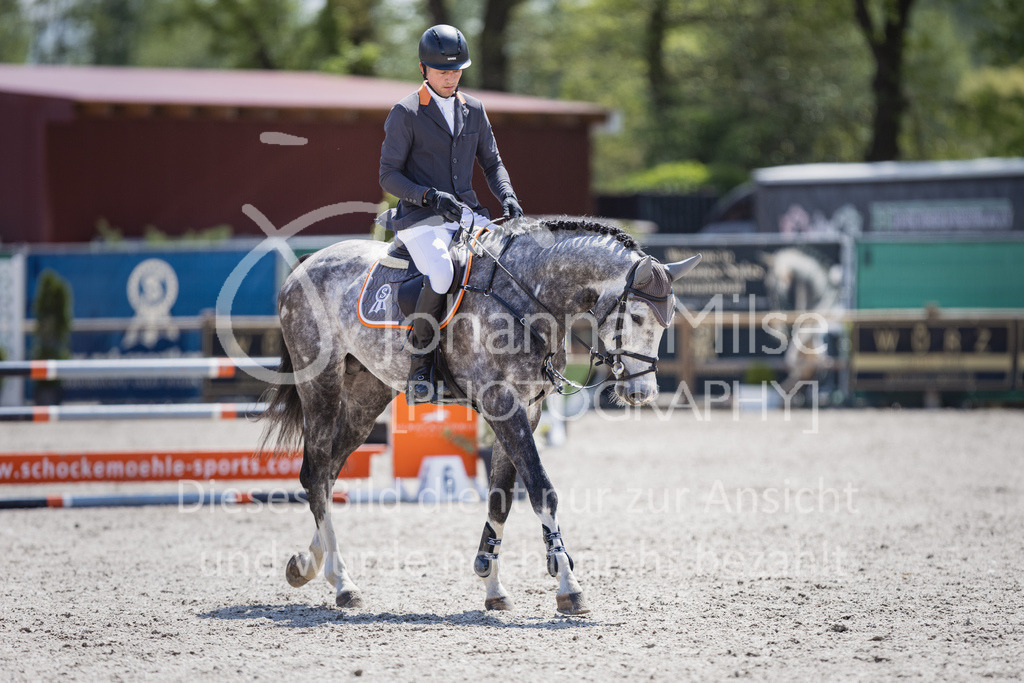 230516_Mühlen_03SprPf-A-377 | Deine schönsten Turniermomente als professionelle Fotos! Entdecke hochwertige Pferdesport-Fotografie im Online-Shop. Jetzt Fotos finden & bestellen!