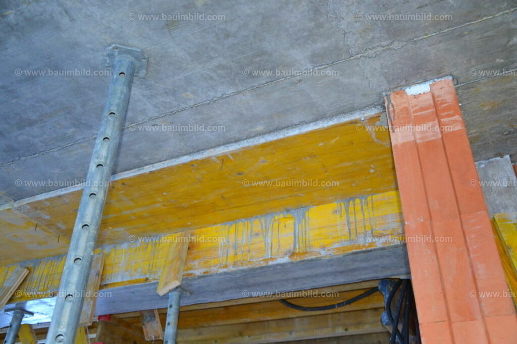 bib-lg04-sonstige-betonarbeiten-0737 | Nach LV-Leistungsgruppen sortierte Detailfotos über den Bau eines Hauses. Alle Hausbau-Bilder direkt vom Urheber und Autor der Website Haus-Selber-Bauen.com