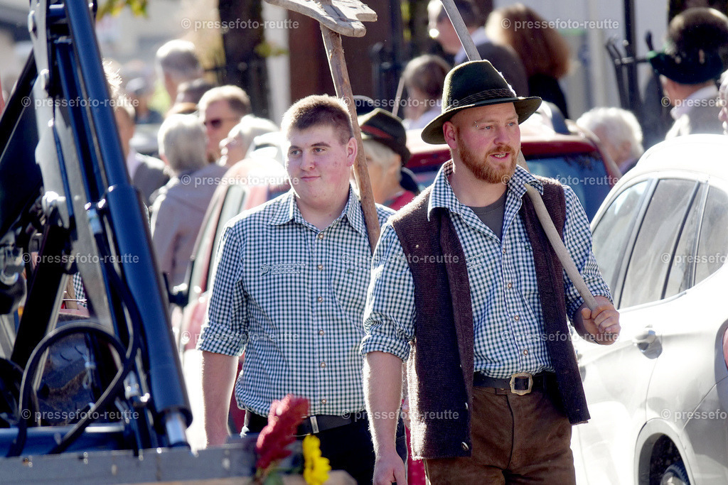 news-2022-Okt16-LJ_Erntedank_-HINTERHORNBACH-DSD04782 | Info aus dem Bezirk Reutte/Ausserfern Tirol sowie eine umfangreiche Bilddatenbank über die gesamte Region: Lechtal, Talkessel Reutte, Tannheimertal, Zwischentoren. Lech, Plansee, Zugspitze, Grenztunnel, B179, Fernpassstraße, Verkehr, Lawinen, Tradition, - Realisiert mit Pictrs.com