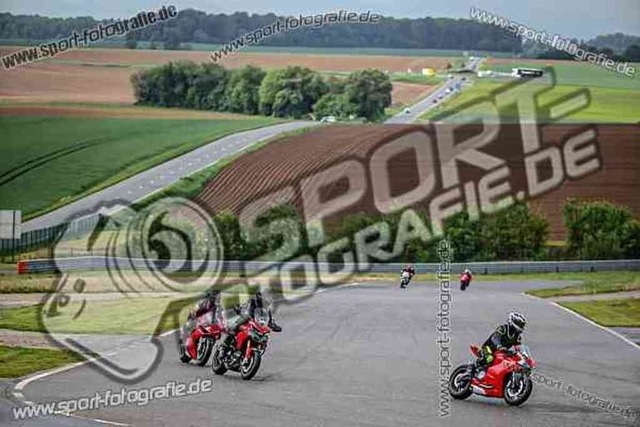 pubi5443 | Professionelle Fotos von Sportveranstaltungen, aber auch Hochzeiten und anderen Events. - Realisiert mit Pictrs.com