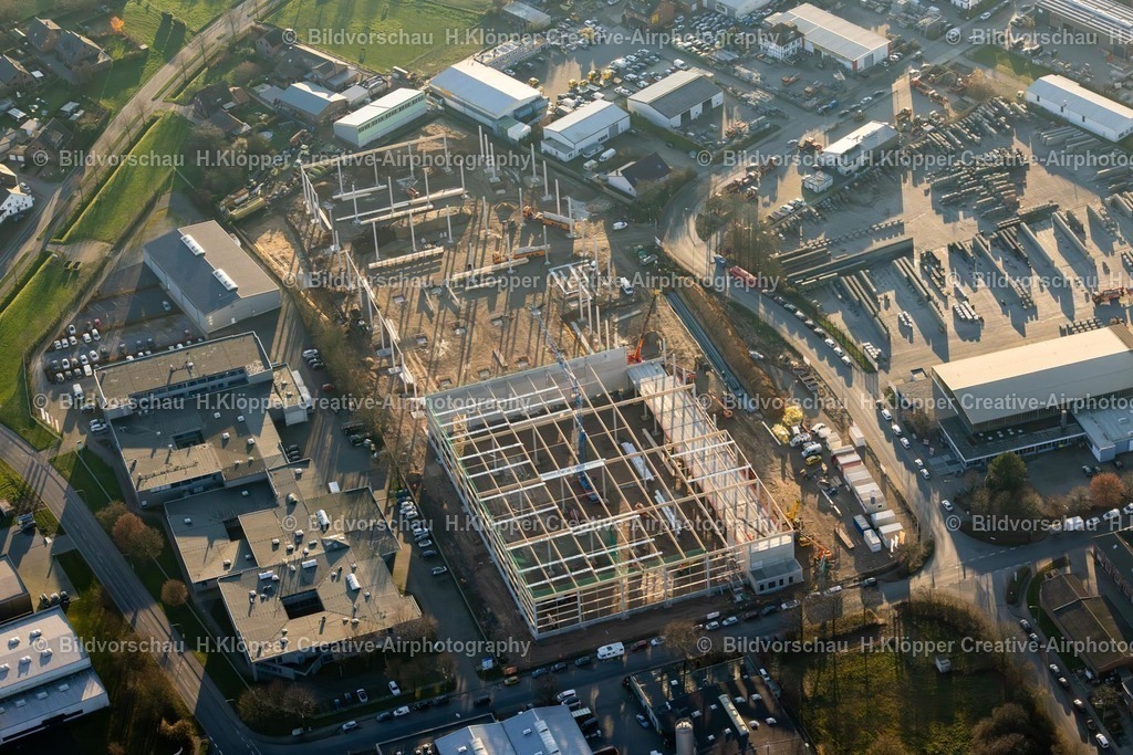 Luftbilder Mackenstein-8022 | Luftbildfotografie Baustelle zum Neubau eines Gebäudekomplexes auf dem Gelände des Logistikzentrums der Aconlog Projektentwicklung GmbH an der Straße Industriering in Mackenstein im Bundesland Nordrhein-Westfalen, Deutschland. - Realisiert mit Pictrs.com