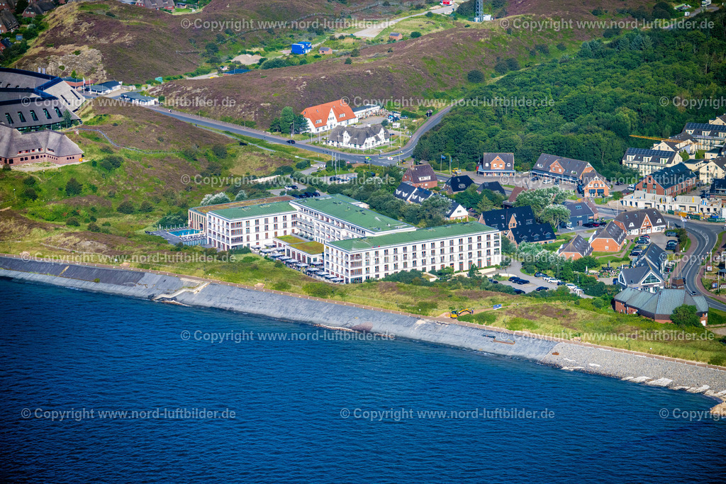 Sylt_List_Arosa_Hotel_ELS_2503280824 | LIST 28.08.2024 Gebäudekomplex der Hotelanlage " A-Rosa Sylt " in List auf der Insel Sylt im Bundesland Schleswig-Holstein, Deutschland. Weiterführende Informationen bei: A-ROSA Resort GmbH. // Complex of the hotel building " A-Rosa Sylt " in List on Island Sylt in the state Schleswig-Holstein, Germany. Further information at: A-ROSA Resort GmbH. Foto: Martin Elsen