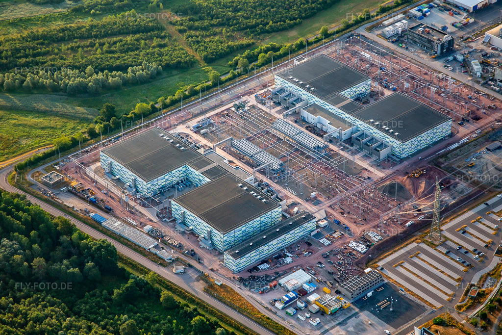 Luftbild: TransnetBW GmbH, Gleichstrom-Umspannwerk in Philippsburg im Bundesland Baden-Württemberg in Deutschland. Foto: IMG_136815.jpg vom 24.06.2023 durch Werner Riehm/FLY-FOTO.deStrom | Netz | Sicherheit - TransnetBW - TransnetBW