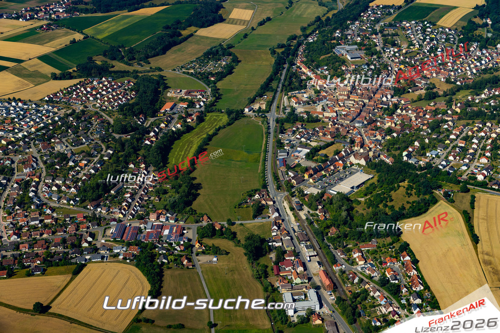 Aktuelles Luftbild von  Wilhermsdorf - Die Luftaufnahme wurde 2022 mittels UL-Flugzeug erstellt ( keine Drohne ) - hochauflösende Kamera-Systeme von  Canon -Beste Qualität - Für grossformatige Ausdrucke geeignet. Die Geschenkidee !