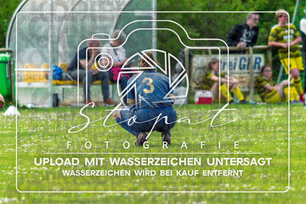 Kreisliga Damen HK - SVN Buchholz vs. SG Fulde | Angela Krumwiede (#03 SVN Buchholz); Kreisliga Damen HK - SVN Buchholz vs. SG Fulde am 03.05.2026 in Sportplatz Buchholz, Buchholz (Aller) - Realisiert mit Pictrs.com