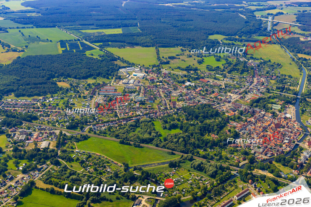 Vs Google Maps Grabow - Die Luftaufnahme wurde 2025 vom UL-Flugzeug heraus erstellt ( keine Drohnenaufnahme ) - Hochauflösende Luftaufnahme - für Wandbilder und großformatige Ausdrucke geeignet. Das besondere Geschenk!Hier alle&nbsp;Infos zur Lizenzierung der LuftaufnahmeWir fliegen auch dieses Jahr wieder in Ihre Region um Luftbilder zu erstellen.- Luftbild anfragen