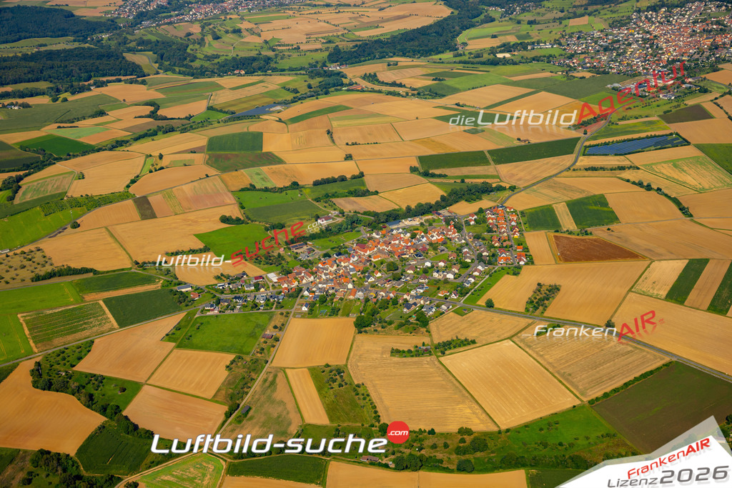 Das Luftbild zeigt : Schmachtenberg Mönchberg - Die Luftaufnahme wurde 2024 vom UL-Flugzeug aus erstellt ( keine Drohne ) - Hochauflösende Luftaufnahme - Für grossformatige Ausdrucke geeignet. Die Geschenkidee !Mit Lizenz und Bildrechte bestellbar