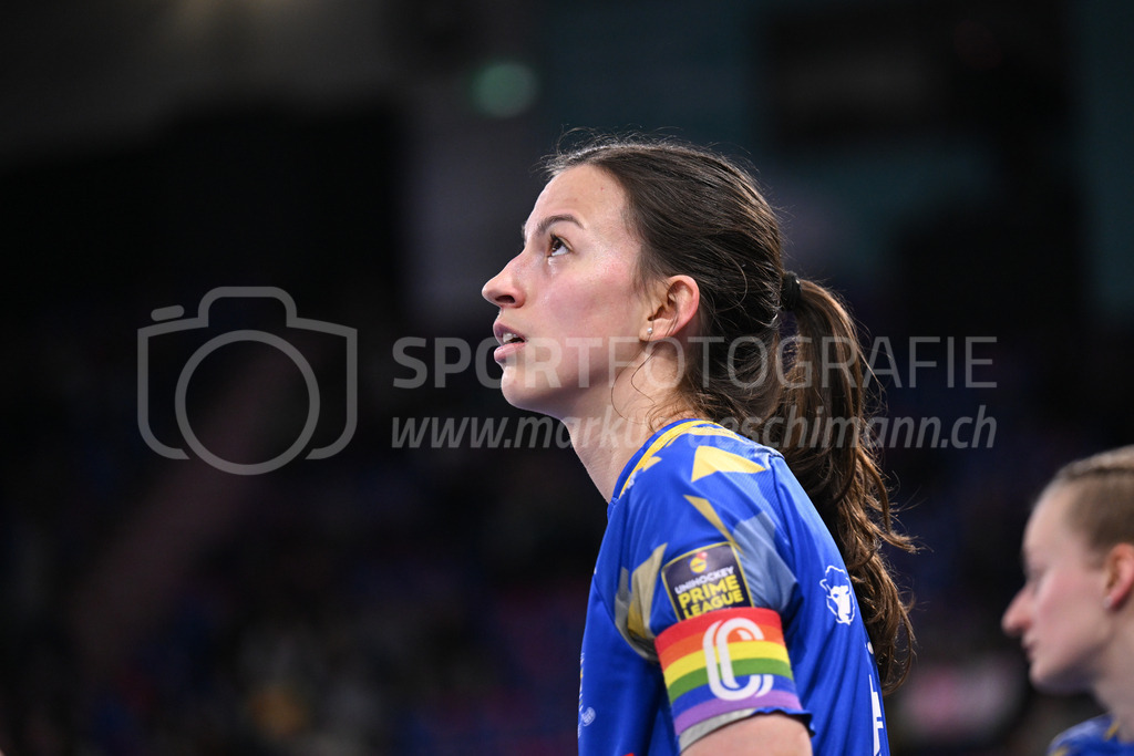 Kloten-Dietlikon Jets vs Skorpion Emmental Zollbrück - 15. April 2023 | 15.04.2023, Kloten, stimo arena, Swiss Unihockey Superfinal Frauen: Kloten-Dietlikon Jets - UHV Skorpion Emmental, Andrea Gaemperli (#5 Kloten-Dietlikon Jets). - Realisiert mit Pictrs.com