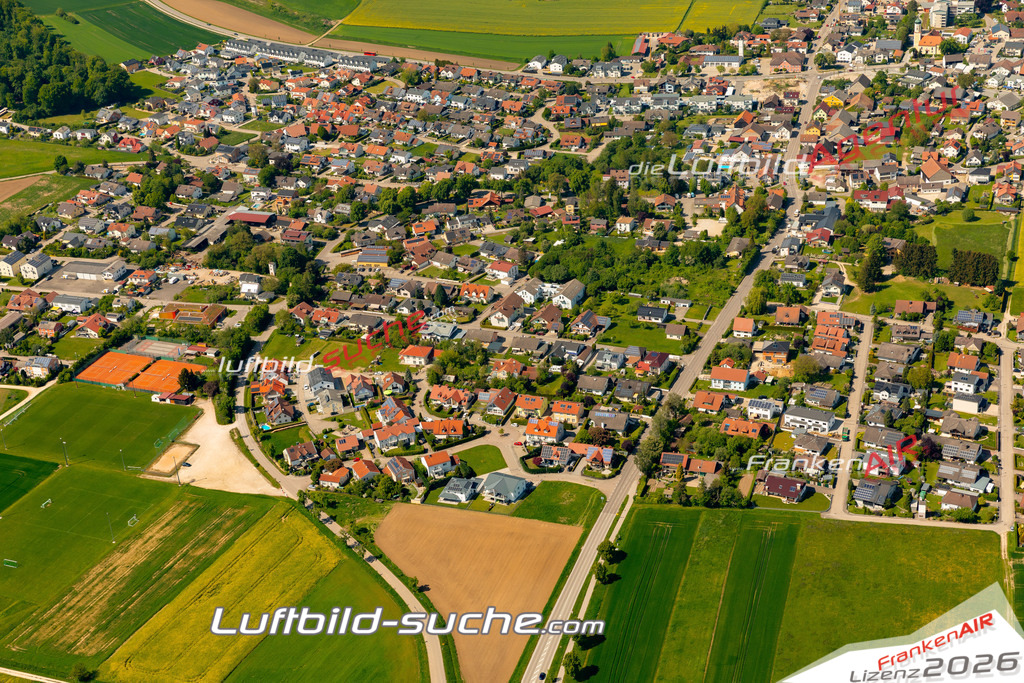 Das Luftbild zeigt :  Denkendorf - Die Luftaufnahme wurde 2024 vom UL-Flugzeug aus erstellt ( keine Drohne ) - Hochauflösende Luftaufnahme - Für grossformatige Ausdrucke geeignet. Die Geschenkidee !Mit Lizenz und Bildrechte bestellbar