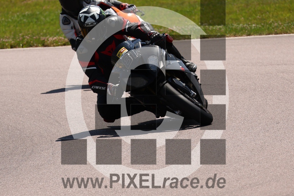 0081-20250619_02864 | Schöne Erinnerungen an spannende Momente - das festzuhalten ist unser Job. PIXELrace.de ist seit 2003 auf den Rennstrecken Europas unterwegs um die Action draußen beim Fahren und die wunderbare Stimmung imm Fahrerlager für euch einzufangen.