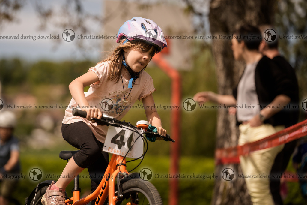 Eierlesen 2026 | Sie wurden bei einem Event oder Sportanlass fotografiert? Hier finden sie ihre Bilder! - Realisiert mit Pictrs.com