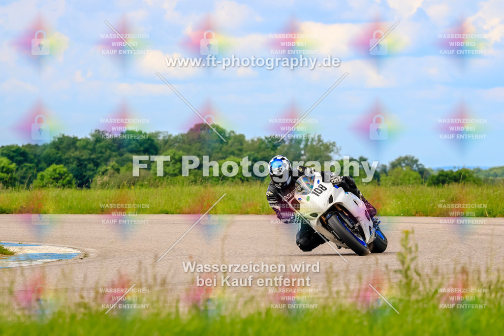 MotoTeam-1232 | Hier findet Ihr Bilder von Touristenfahrten auf der Nürburgring Nordschleife oder von anderen Veranstaltungen die ich besucht habe. Viel Spass beim Durch Schauen 