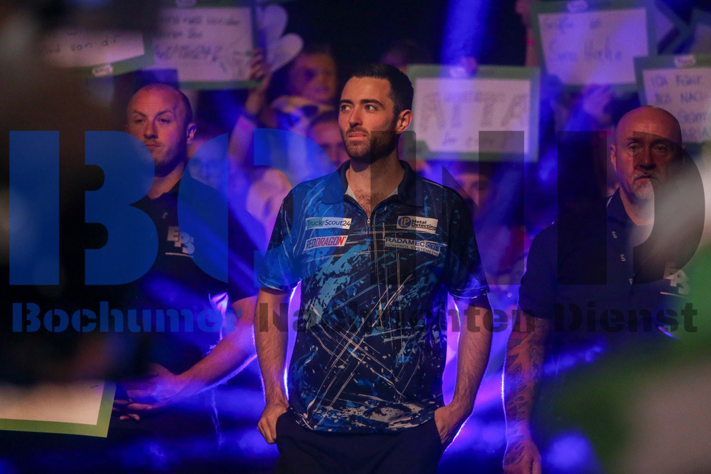  29.10.2023 - 
 | Sebastian Sendlak / Bochumer Nachrichtendienst (BOND) - PDC European Darts Championship: Viertelfinale {Persons shown} - Realisiert mit Pictrs.com