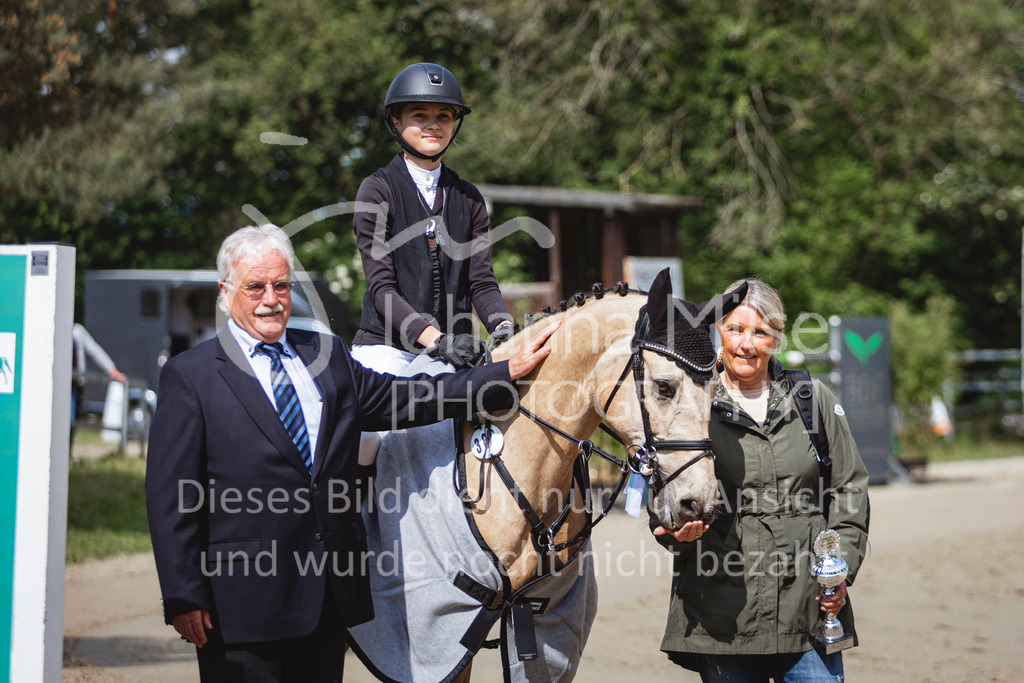 240519_Kalthof_Ponytrophy-246 | Deine schönsten Turniermomente als professionelle Fotos! Entdecke hochwertige Pferdesport-Fotografie im Online-Shop. Jetzt Fotos finden & bestellen!