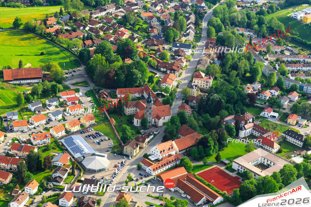Die Luftaufnahme der Stadt Kempten Allgäu wurde vom UL-Flugzeug heraus erstellt ( keine Drohne )- hohe Auflösung für beste Qualität