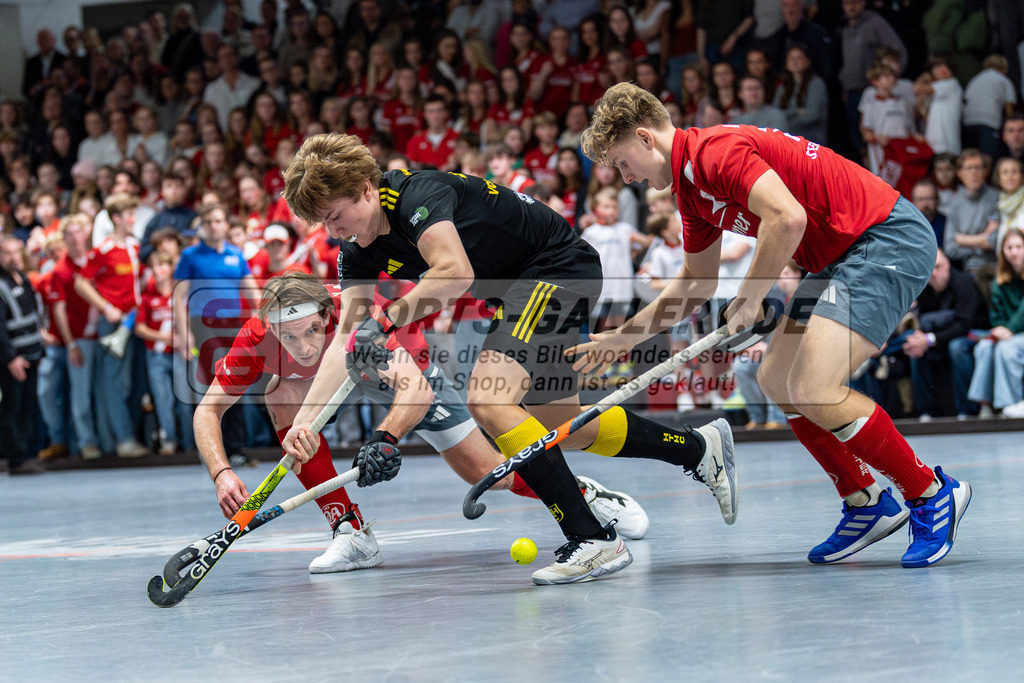 SM_2024-12-20-D85_-165 | 1.Bundesliga Hallenhockey  (M) DCADA - HTHC / 3:4 (1:1)